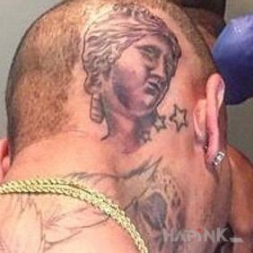Tattoo Chris Brown 3 on the head motif: Chris Brown