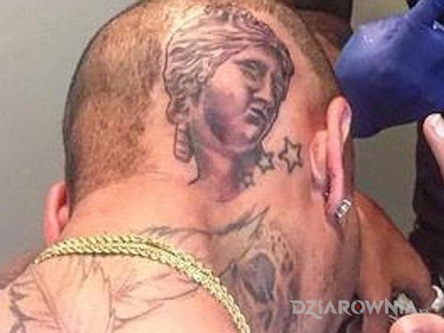 Tatuaż chris brown 3 w motywie sławnych osób na głowie
