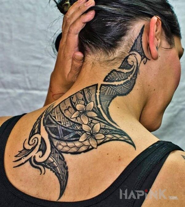 Tattoo Inspirowane mauri in flowers motif and Polynesian style on the neck