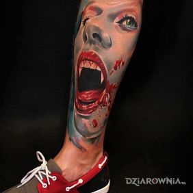 Tatuaż Wampirzyca na nodze motyw: demony