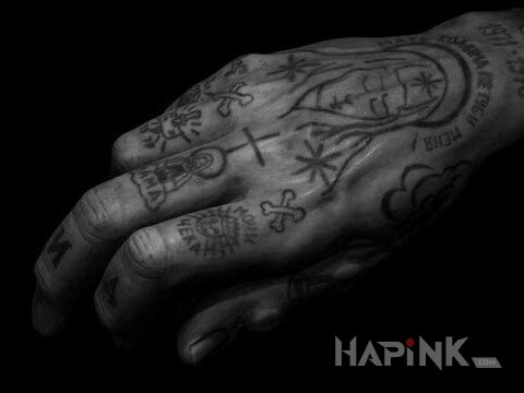 Tattoo Pierścienie na palcach in Prison motif on the fingers