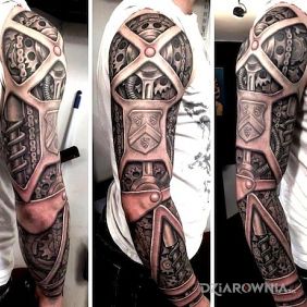 Tatuaż Steampunk'owe cudeńko na ramieniu motyw: steampunk