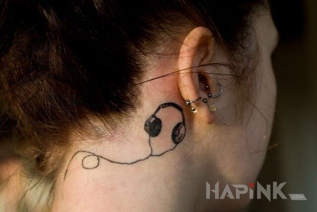 Tattoo Słuchawki in objects motif behind the ear