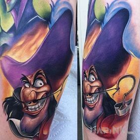 Tattoo Captain Hook on the upper arm motif: characters