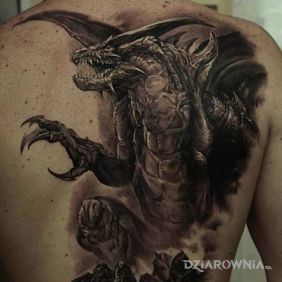 Tatuaż Wielki smok na plecach motyw: smoki