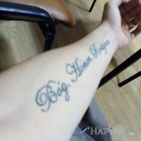 Tattoo God honor family on the hand motif: lettering