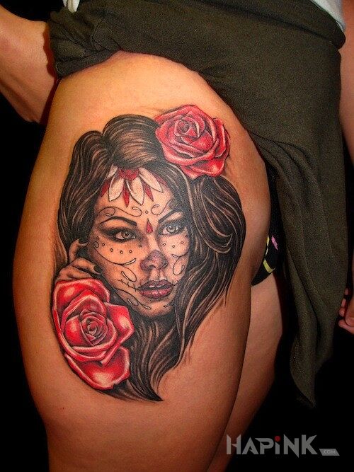 Tattoo Piękna latynoska in faces motif on the leg