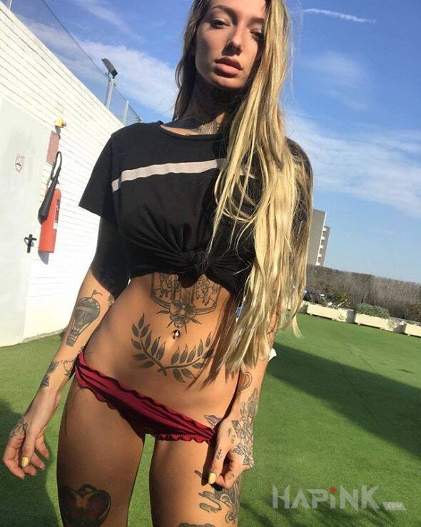 Tattoo Blondynka in sexy motif on the leg