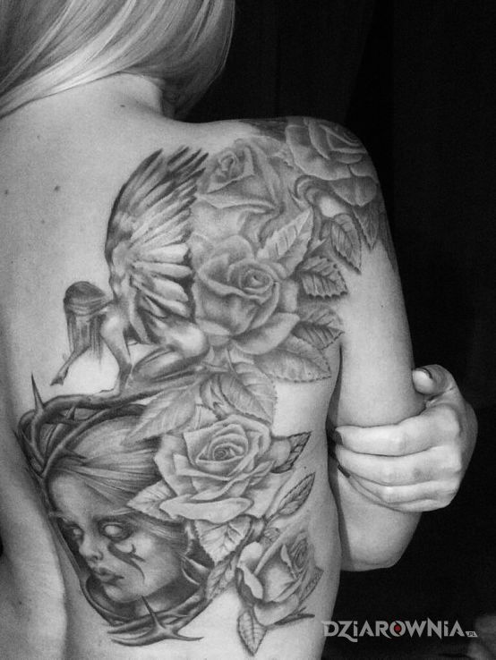 Tatuaż róże anioł elfica cierń w motywie kwiaty na plecach
