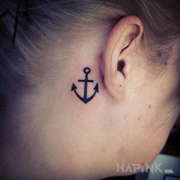 Tattoo Kotwica in other motif behind the ear