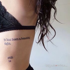 Tatuaż Piękna walka na żebrach motyw: seksowne