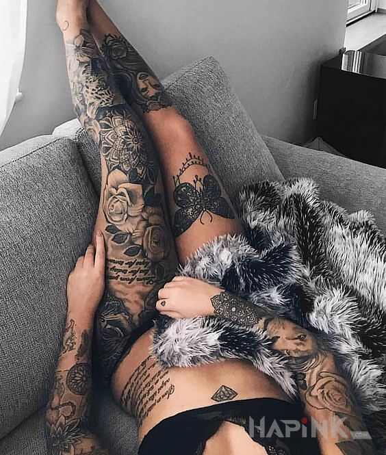 Tattoo Duzo tatuazy in lettering motif on the ribs