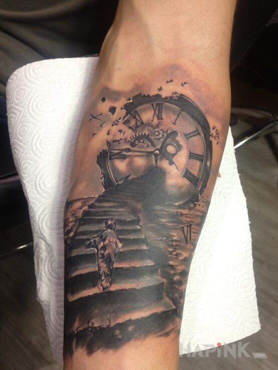 Tattoo Zegar i schody in characters motif on the forearm
