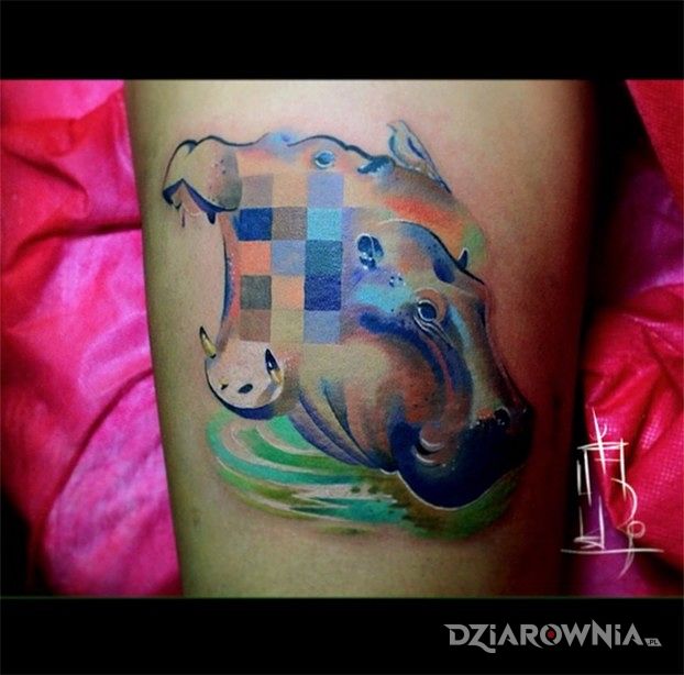 Tatuaż hipopotam w motywie zwierzęta na przedramieniu