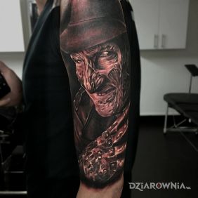 Tatuaż Freddie Kruger na ramieniu motyw: twarze