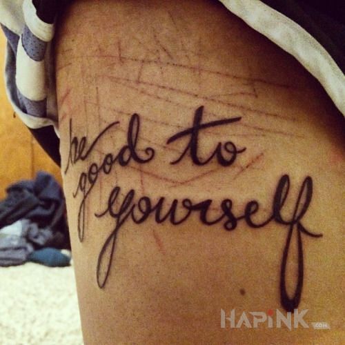 Tattoo Zastanawiające in lettering motif on the leg