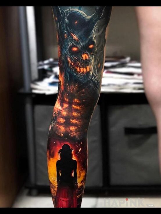 Tattoo Diabolo in 3D motif and realistic style on the leg