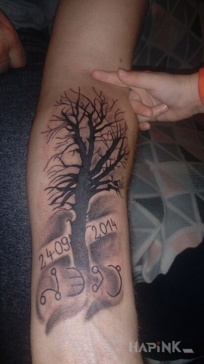Tattoo Drzewo in other motif on the forearm