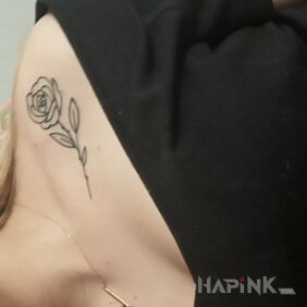 Tattoo New chapter on the collarbone motif: flowers