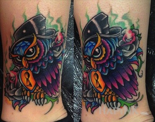 Tattoo Sówka in animals motif on the leg