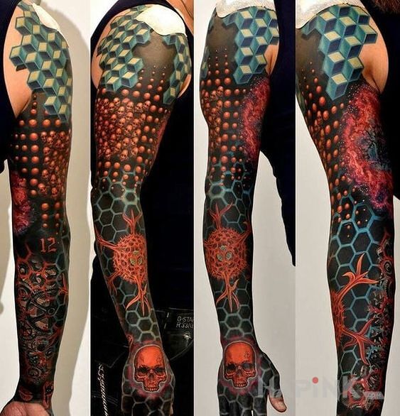Tattoo Geometryczny trójwymiar in colorful motif and geometric style on the upper arm