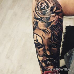 Tatuaż Maska smierci w Meksyku na przedramieniu motyw: twarze styl: chicano