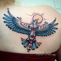 Tattoo Ptak niebieski in animals motif and graphic / illustrative style on the shoulder blades