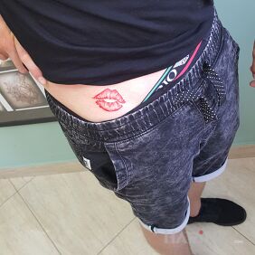 Tattoo Mouth on the stomach motif: other style: graphic / illustrative