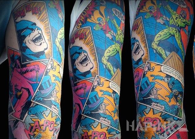 Tattoo Komiks in characters motif on the upper arm