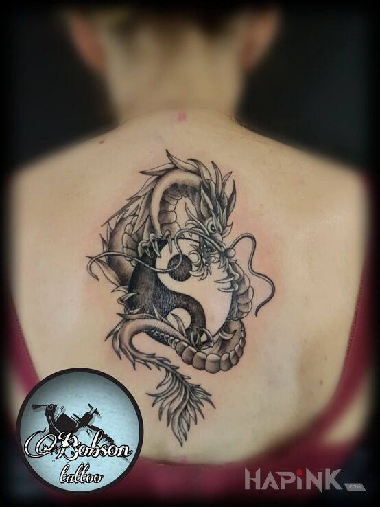 Tattoo Smok z Yin Yang in fantasy motif and graphic / illustrative style on the back