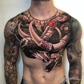 Tatuaż Kawał słonia na klatce motyw: czaszki styl: realistyczne