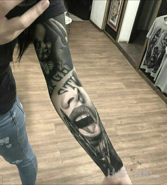 Tattoo Nożyce in 3D motif and realistic style on the forearm