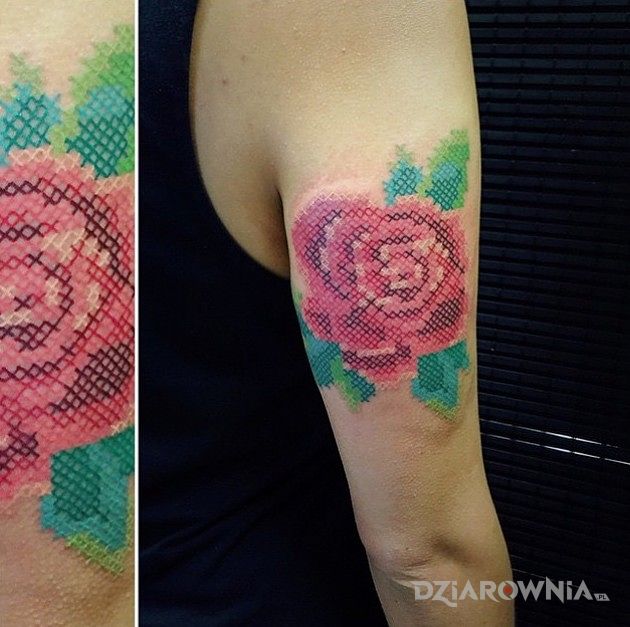 Tatuaż kolejna róża w motywie kwiaty na ramieniu