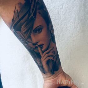 Tattoo Forearm on the forearm motif: 3D style: realistic