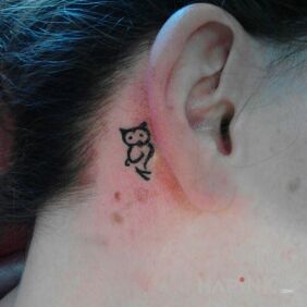 Tattoo Owl behind the ear motif: animals