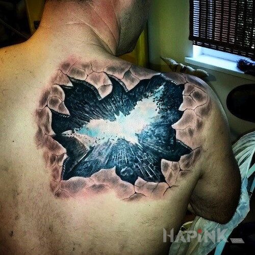 Tattoo Mroczny Rycerz in 3D motif on the shoulder blades