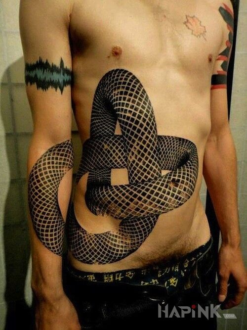 Tattoo Wąż in geometric style on the stomach