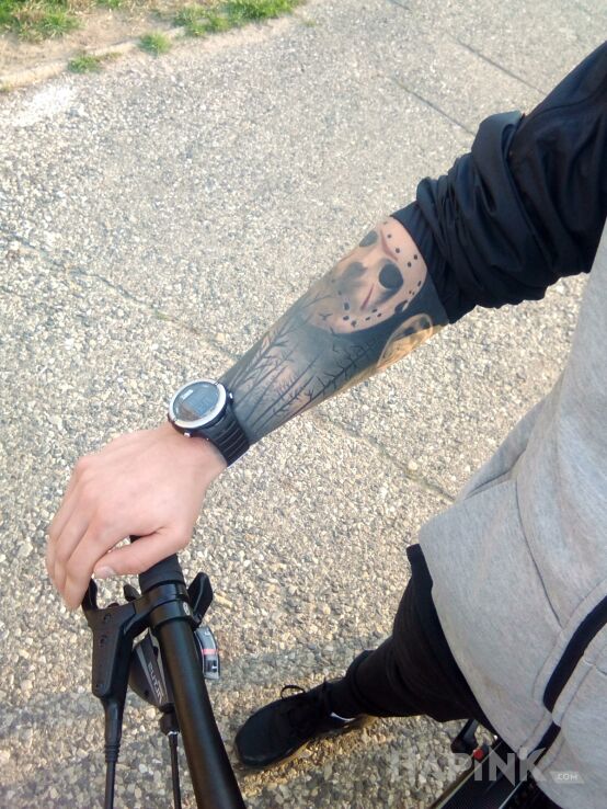 Tattoo Co myślicie o tym tatuażu in characters motif and realistic style on the forearm