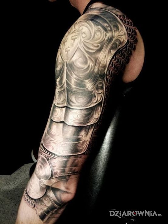 Tatuaż jak zostać kuloodpornym w motywie pozostałe na ramieniu