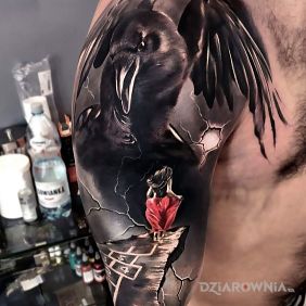 Tatuaż Czerwona sukienka na ramieniu motyw: 3D styl: realistyczne