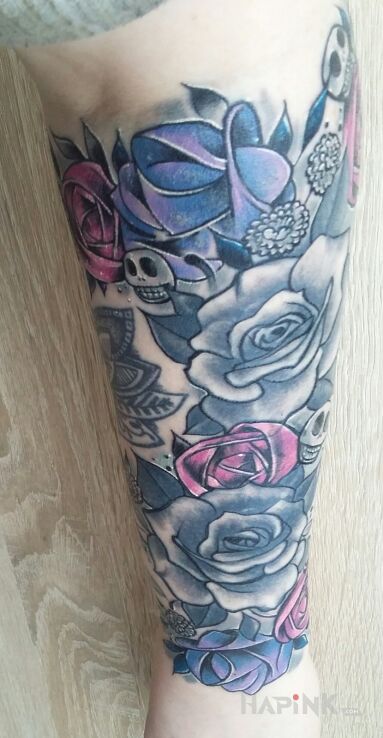 Tattoo Kolorowo in colorful motif and graphic / illustrative style on the forearm