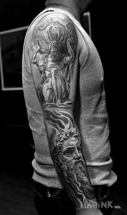 Tattoo Motyw z greckiej mitologii in sleeves motif and realistic style on the upper arm