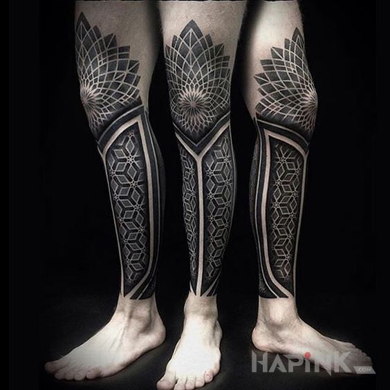 Tattoo Geometryczna perfekcja in mandalas motif and geometric style on the leg