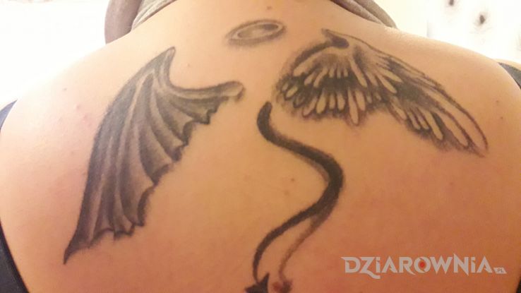 Tatuaż skrzydła w motywie demony i stylu graficzne / ilustracyjne na plecach