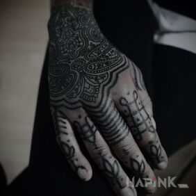 Tattoo Interesting design on the hand motif: other