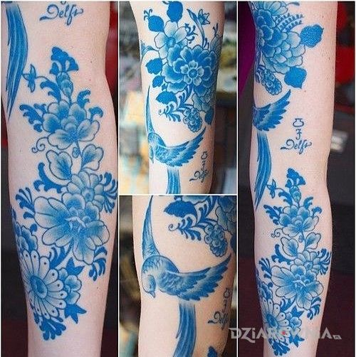 Tatuaż wiązanka kwiatów w motywie kwiaty na przedramieniu