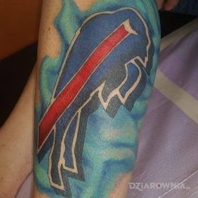 Tatuaż Buffalo bills na łydce motyw: pozostałe