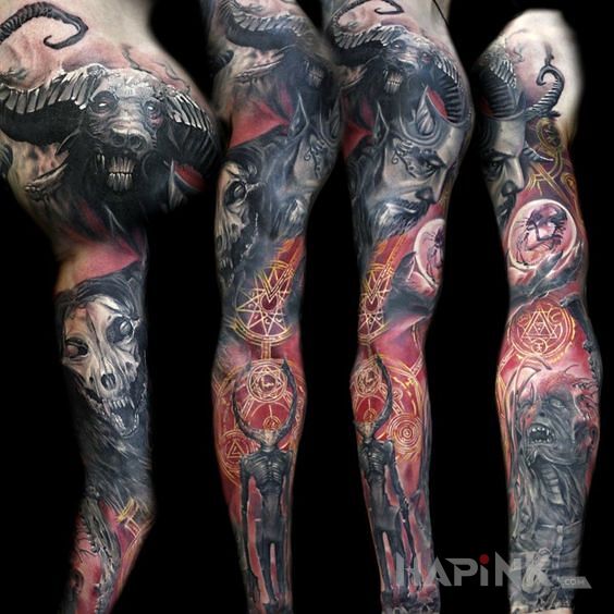Tattoo Kawał byka in 3D motif and realistic style on the upper arm
