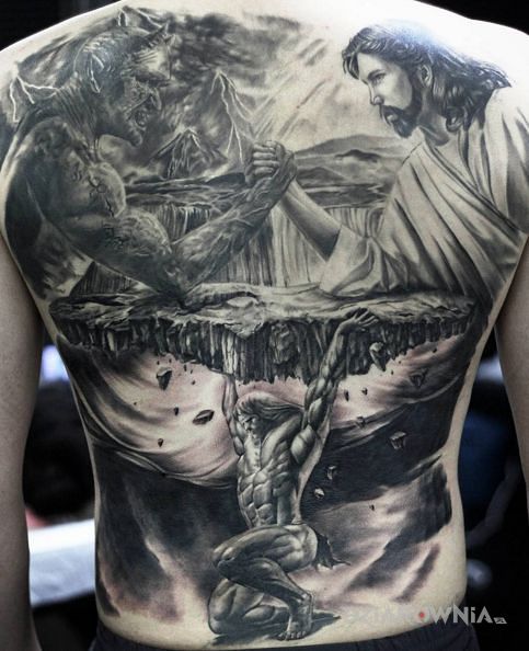 Tatuaż dobro i zło w motywie religijne i stylu realistyczne na plecach