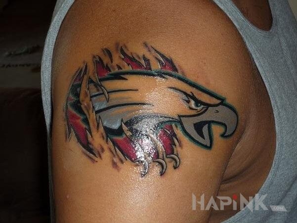 Tattoo Philadelphia Eagles in animals motif on the upper arm